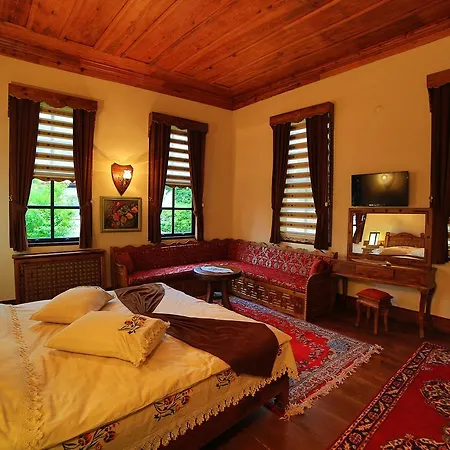 B&B Akifbey Konagi 3*